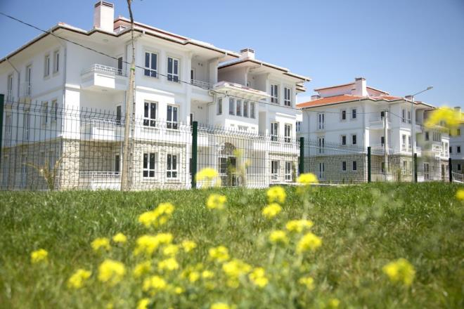 Mersin Glnar Akdeniz Mahallesi'nde yer alan 39 konut 419 liradan balayan taksit tutar ile 125 bin 760 liradan sata kt.