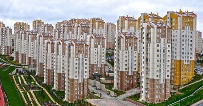 Toplu Konut daresi Bakanl tarafndan sata karlan alt gelir ve orta gelir grubu konut satlarnda vatandalarn sata karlan konutlarla ayn ehirde ikamet ediyor olmalar gerekiyor.