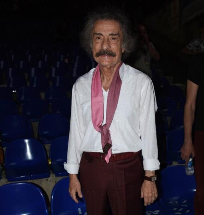 FIRAT TANI  Timur Seluk vefat etmi. ok zgnm. Ailesine, sevenlerine sabr diliyorum.