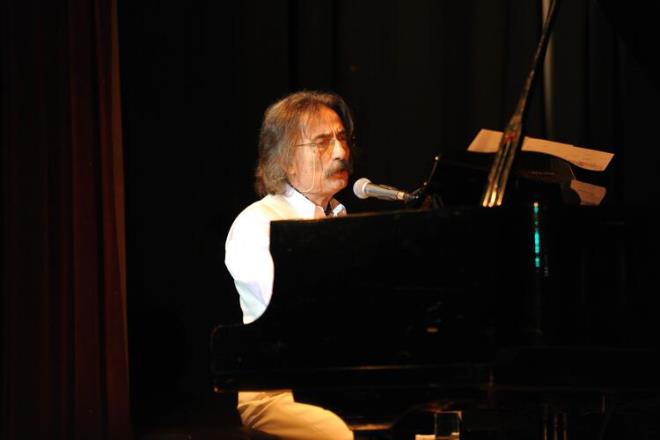 HAYKO CEPKN  Sevgili hocam. Gitmenize zlsem de hak vermeden de edemiyorum. renciniz olmak, mziinize tank olmak ve her daim isminizi anmaktan gurur duyuyorum. Kymetinizi bilene verdiiniz emekleriniz iin, sonsuz teekkrler.