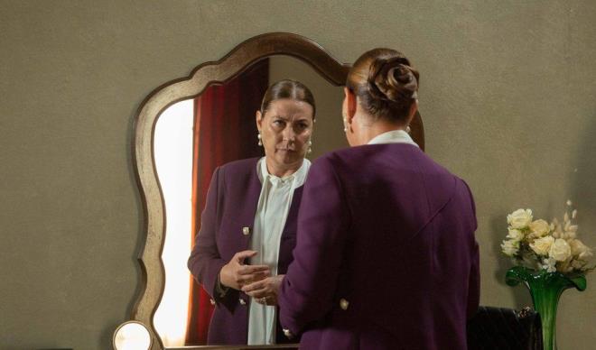 Alnan yeni bilgiye gre, Bir Zamanlar ukurova'nn nmzdeki blmlerinde bir barol oyuncusu daha diziye veda edecek. stelik diziden ayrlacak isim yine bir barol.