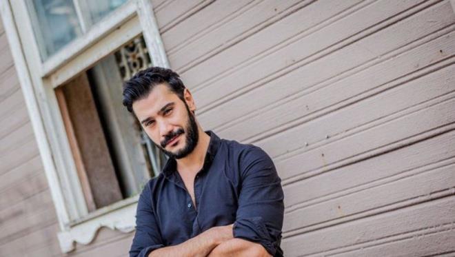 Dizide kilit bir karakteri olan Ylmaz&#8217; oynayan Uur Gne&#8217;in diziden ayrlaca iddias herkesi akna evirirken, szlemesi biten Gne&#8217;in uzun sredir eski sevgilisi Hilal Altnbilek yznden Kerem Alk&#8217;la yaad husumetten dolay projeden ayrlmak istedii eklinde bir iddia dillendirilmekte.