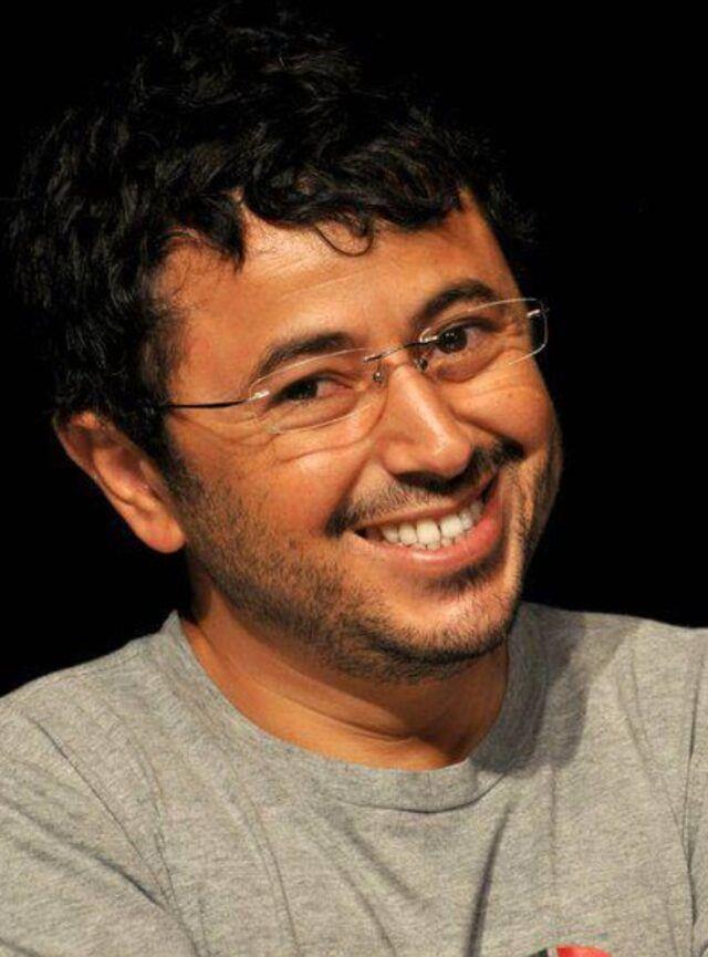 54 yandaki oyuncu, onca zaman gemesine ramen hl kendisini sokakta "Eleman" diye evirdiklerinden bahsediyor: "nsanlar yolda beni hayretler ierisinde eviriyor. Gerek yam gstermediimden gerekse insanlarn gznde hep Eleman karakteriyle var olduumdan... zleyici dizinin zerinden 24 sene getiini renince aryor. 'Nasl oluyor da siz hi deimediniz?' diye sorup adeta dejavu yaadklarn sylyorlar."