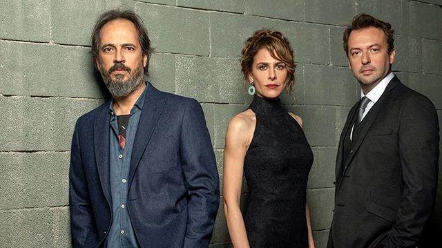 Kanal D ekranlarnda yaynlanan Hekimolu dizisinde barol oynayan Timuin Esen'in dizisi artan tedbirlerin ardndan bir hafta ara verme karar almt.