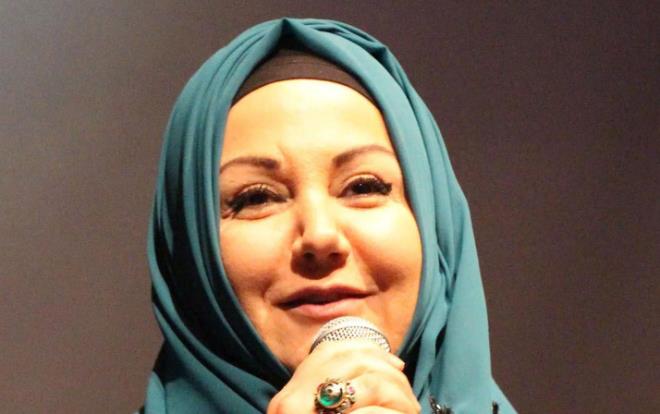 Getiimiz gnlerde koronavirse yakalanan nl sunucu kbal Grpnar, youn bakmda tedavi grrken nce babasn bugn de annesini koronavirs nedeniyle kaybetti. Grpnar'n olu Alper Grpnar annesinin normal servise alndn ve tedavisine burada devam edileceini aklad.