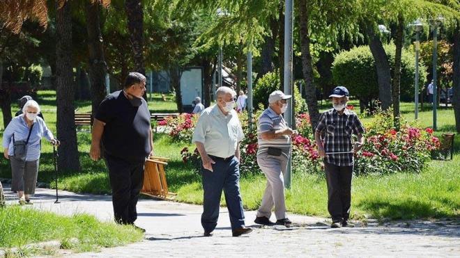 Bilecik<br>    Bilecik Bozyk'te 65 ya ve zeri vatandalarn 08.30-10.30 saatleri ile 18.00-19.00 saatleri arasnda sokaa kabilecei bildirildi.