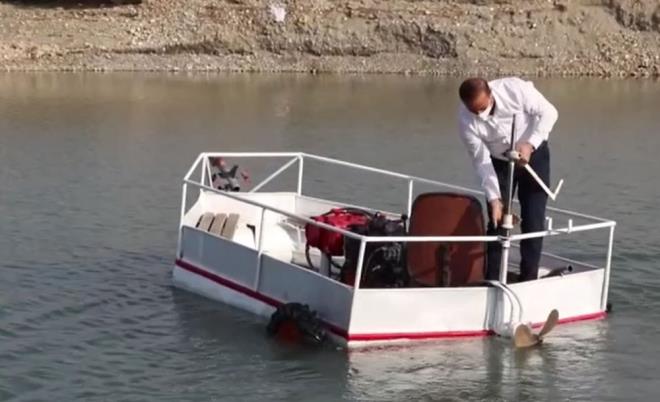 Batman'n Balpnar beldesinde yaayan sondaj ustas Ender Demir, Veysel Erolu Baraj Gl'nn Balpnar beldesine kadar ulamas zerine arayna girdi.