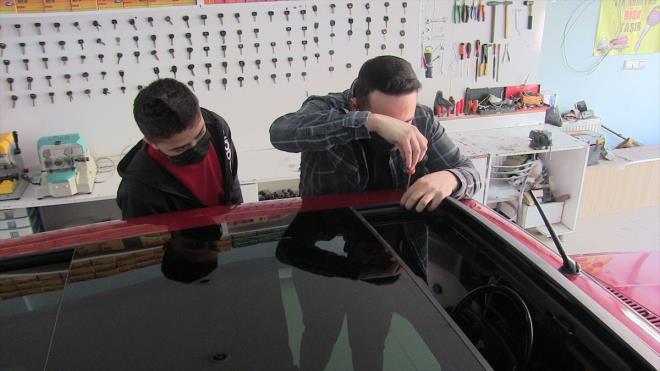 zkan, gazetecilere yapt aklamada, eski arabalara merakl olduunu syledi. Hurda aralar alp zerinde deiiklikler yaptn anlatan Mehmet zkan, unlar kaydetti: