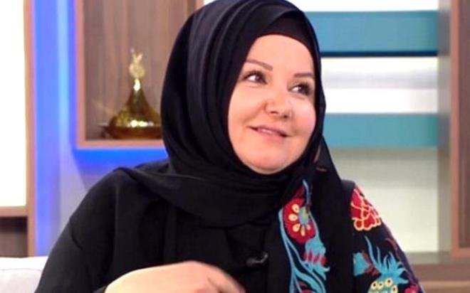 Byle aklamt: sonunda ben de koronaya yakalandm. Gerc&#807;ekten c&#807;ok zor bir hastalkms&#807;. Bas&#807;m, kaslarm, eklemlerim ag&#774;rdkc&#807;a, &#8216;Babam nasl dayand bu aclara?&#8217; dedim. Nereden ve nasl kaptm hic&#807; bilmiyorum. Umuma ac&#807;k tuvaletlerden mi, bas&#807;ka yerden mi? Ellerimi sk sk ykamam ve maske kullanmama rag&#774;men her s&#807;ey olacag&#774;na varyor demek ki...