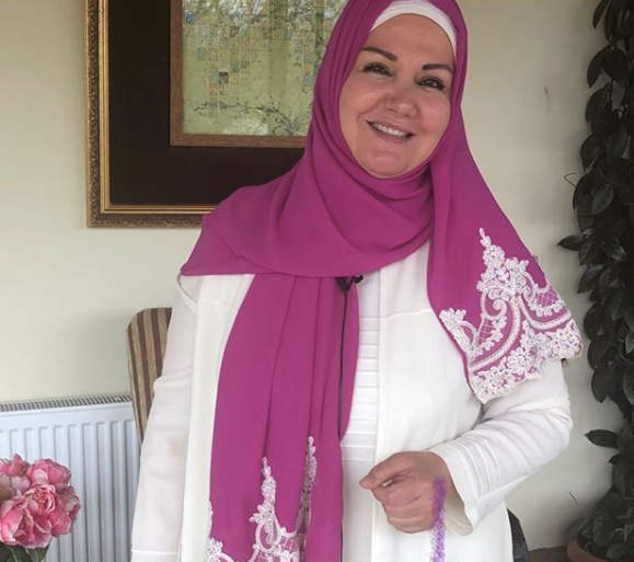 "Nefes almak ne byk bir nimet. Bir bardak ay ve pilav, samdan soluma dnebilmek... Konumak hala yasak, cierlerimi yormamak iin."