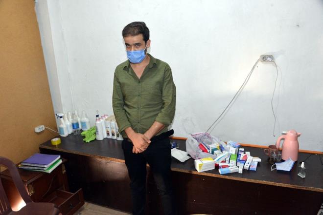 D EKME, KRTAJ, BOTOKS HZMET  Kliniklerin ve ilalarn sakland yerlerin salksz olmas dikkat ekerken, kliniklerde muayene dnda di ekme, krtaj ve botoks yapld, kliniklere gelen kiilerin ounluunun ise Suriyeliler olduu belirlendi.