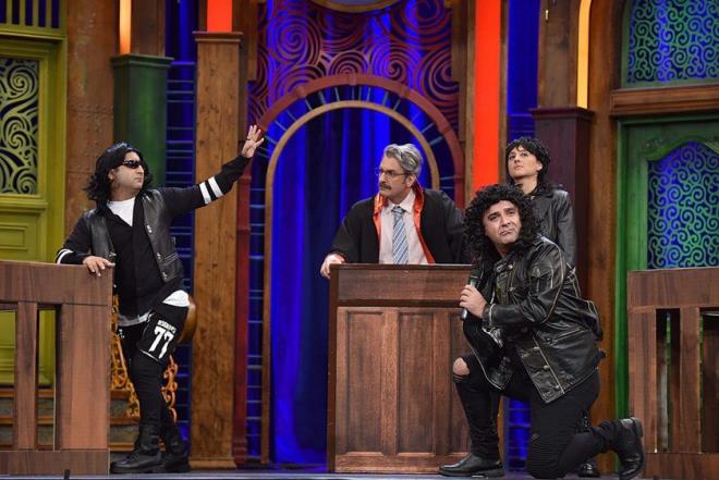 Seyirciyi zen dier bir ayrlk haberi ise arkc kimliini ile tandmz Emre Altu'dan geldi. Seyirciye oyunculukta da baarl olduunu kantlayan Emre Altu, diziyi tercih eden isimlerden biri oldu.