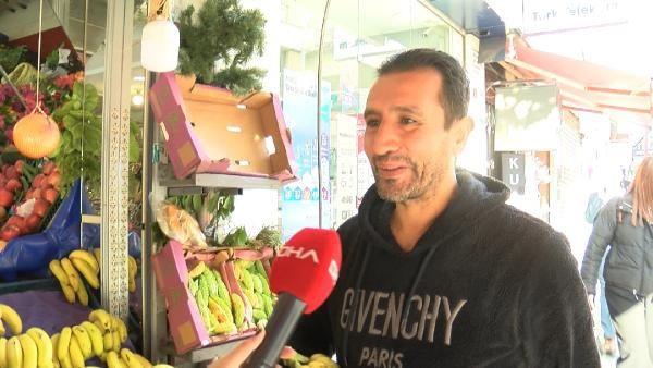 Yasaklar inenmek iin: Beikta'ta yaayan ve yllardr sigara itiini syleyen Osman Kaya, "Yasak olsun. Yasaklar ne iindir? inenmek iin. Yapacak bir ey yok. Bamlyz, brakamayz. Sakin yere geer imeye devam ederiz. iddetle baml olduun zaman mecbur her yerde iiyorsun. Koronann artmas beni korkutmuyor. Neden korkaym? nk ecel geldii zaman bir ey bahane olur. Tedbir alrsn tamam ama hastalk bulaacaksa kan yok. Neden korkaym ki Allah'n dedii olur" eklinde konutu.