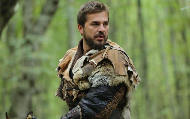 Dirili Erturul dizisinin ardndan FOX TV'de balad Kurun dizisi erkenden final yapan Engin Altan Dzyatan, yeni dizisi 'Barbaros' ile sevenleriyle bulumaya hazrlanyor. Dzyatan yeni dizisi Barbaros'un yayn tarihi hakknda aklamada bulundu.