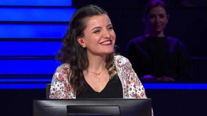 Milyoner tarihinde bir ilkin gerekletii gecede yarmac Buket Ela Demirel Erol ayn zamanda izleyenlere bir farkndalk mesaj da verdi.