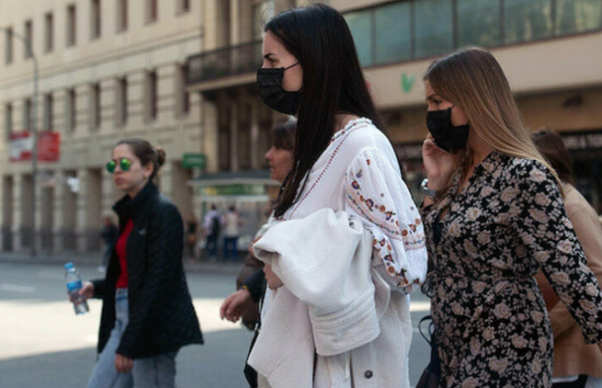 22:00&#8217;dan sonra kapatlmas karar    <br>Koronavirs vakas saylarndaki art, yakn ya da uzak tandklar birine koronavirsn tehisi konmas ile birlikte geen hafta iinde yrrle konan kafe/restoran/internet kafe gibi iletmelerin 22:00&#8217;dan sonra kapatlmasna ynelik alnan kararlar halkn ounluu destekliyor. Hatta yzde 33&#8217; tm gn kapatlmas gerektii grnde.