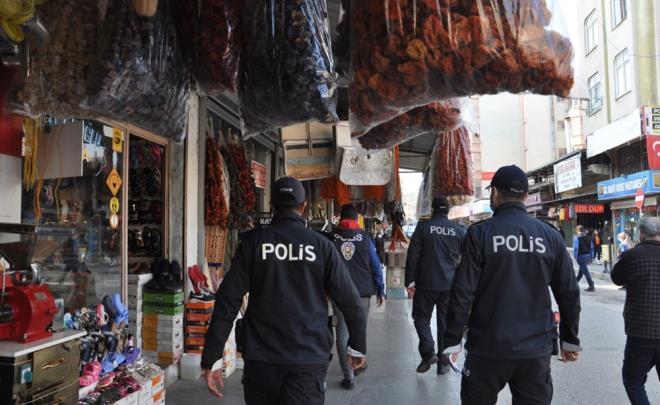 Corona virs salgnnn nlenmesine ynelik olarak ileri Bakanl tarafndan yaymlanan genelge ile vatandalarn youn olarak bulunduu cadde, sokaklar, bulvar ve meydanlarda sigara iilmesi yasakland.