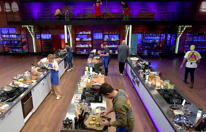 zellikle son 5 haftadr elenecek isimlerin birok ifa sitesinde yaylmas  ve isimlerin tutmas kafalarn kartrmt. Medya kulislerinde dolanan iddiaya gre Acun Ilcal bilgi szdran ifacy buldu.