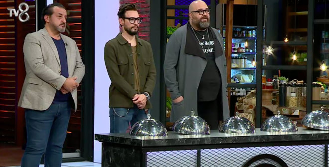 Kaptanlk oyunu ncesi drt yarmac arasnda kan tartma tansiyonu ykseltti. Gecenin sonunda oynanan MasterChef dello oyununda ise kazanan isim takmna avantaj kazandrd.