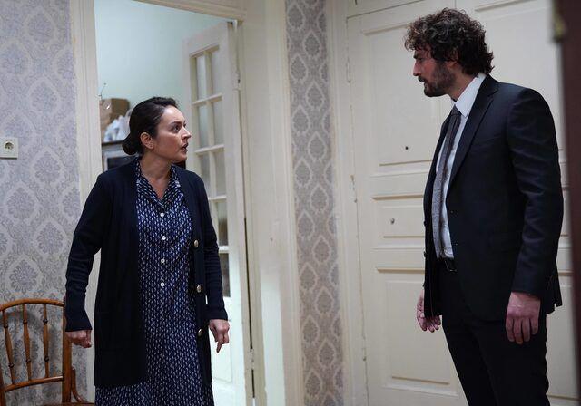 ncesinde ise Han, herkesten saklad kars nci'ye p daireyi gsterdi. nci'nin gvenini kazanmak iin yapt bu hareketle ise kardeleri Glben ve Safiye'nin gvenini kaybetti. Glben hem Han'a hem de ablas Safiye'ye isyan bayran ekti.