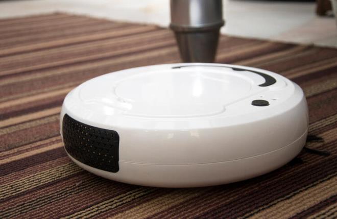 Bu teknolojide, sinyalin gidiiyle dn arasndaki zaman fark temel alnarak uzaklk llyor. Uzmanlar, robot sprgelerin odalar iin oluturduu haritalarn sklkla bulut sistemlerinde depolandn ve bunlarn gizlilik ihlallerine ak olduunu sylyor.