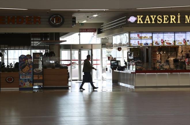 ileri Bakanlnn Covid-19 ile mcadele amacyla valiliklere gnderdii genelge kapsamnda uygulanacak tedbirler, dn saat 20.00 itibaryla balad.