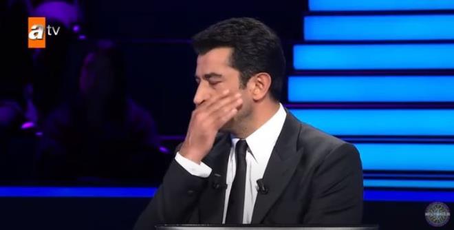 Yarmacnn einin anlattklar karsnda Kenan mirzalolu gzyalarn tutamad.