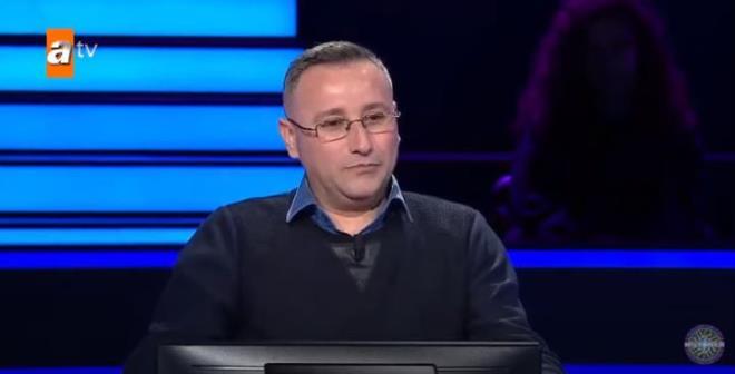 Serdar Mete'nin ei her gn einin ders almas ve hatrlamas iin yardm ettiini, her annda destek olduunu syledi. Yarmacnn ei "o uyuduunu zannederken ben uyumuyordum" sz Kenan mirzalolu'nu alatt.