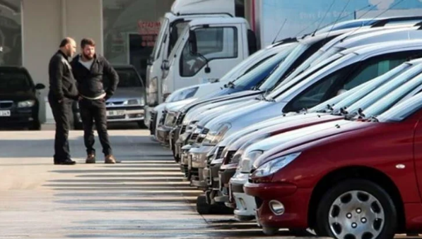 Bu da ikincil el otomobil almak iin en doru zamana iaret ediyor. Dviz de stabil seyre dnt ve yl sonuna kadar sfr otomobil fiyatlar artmayacaktr. Bylelikle ikinci el aracn sfrdan pahalya satmaya alanlar boa zaman kaybetmi olacak.