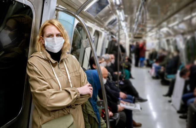 Salgnla birlikte Trkiye dahil pek ok lkede maske takmak artk zorunlu. Ancak maskelerle ilgili nemli bir uyar da var.