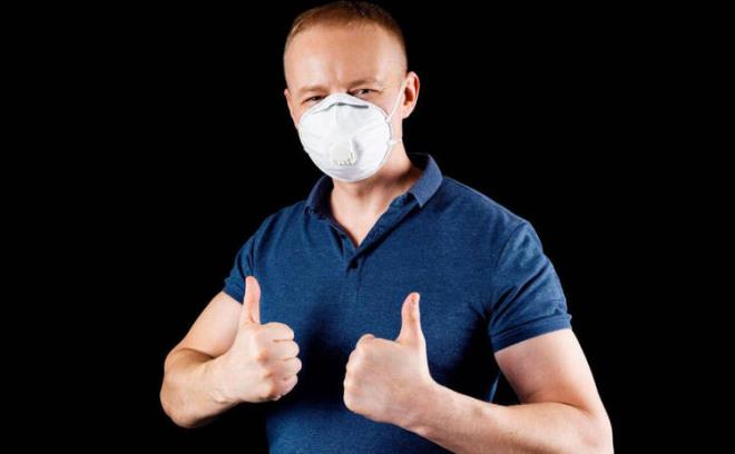 Ancak insanlar bu maskelere gvenerek birbirlerine daha fazla yaklatnda tehdidin boyutu da artyor. zm ise basit bir cerrahi maske ya da vatandalarn kendi yaptklar maskeleri kullanmak.