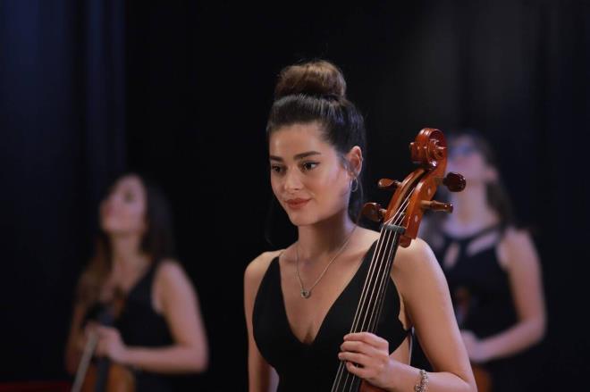 Filipinler yapm A Mother's Guilt dizisi uyarlamas olan dizide gen isimler yer alyor. Barollerinde AK 101 dizisi ile yldz parlayan Mert Yazcolu (Yusuf), Zalim stanbul'da Damla Karaay karakteriyle hafzalara kaznan Simay Barlas'n (Yamur) yan sra usta isimlerde yer alyor.