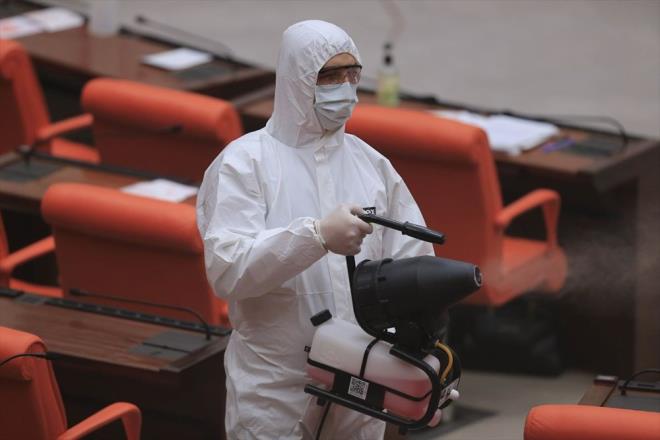 Grevliler, Genel Kurulu salonunu dezenfekte etti.