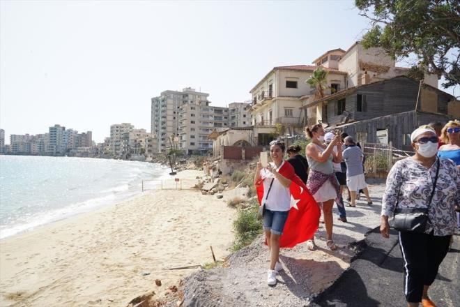 CUMHURBAKANI ERDOAN'DAN BLGEYE ZYARET  <br>  KKTC'nin kuruluunun 37. yl vesilesiyle 15 Kasm'da Ada'ya ziyarette bulunan Cumhurbakan Recep Tayyip Erdoan, Kapal Mara blgesini de ziyaret etmiti.