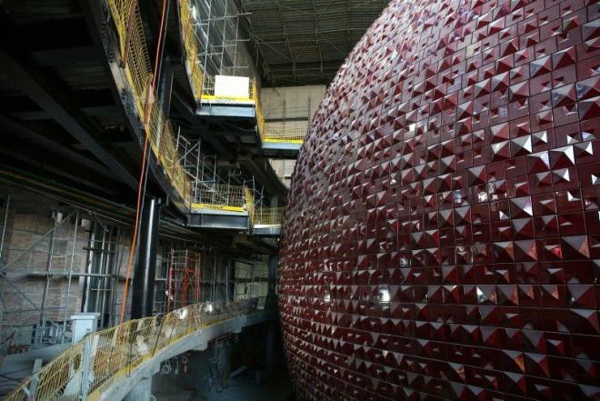 Bakan Ersoy, "Atatrk Kltr Merkezi (AKM)'de artk montaj aamasndayz. Tahminimiz 2021 ylnn ilk yarsnda bu inaat tamamlayacaz." dedi.