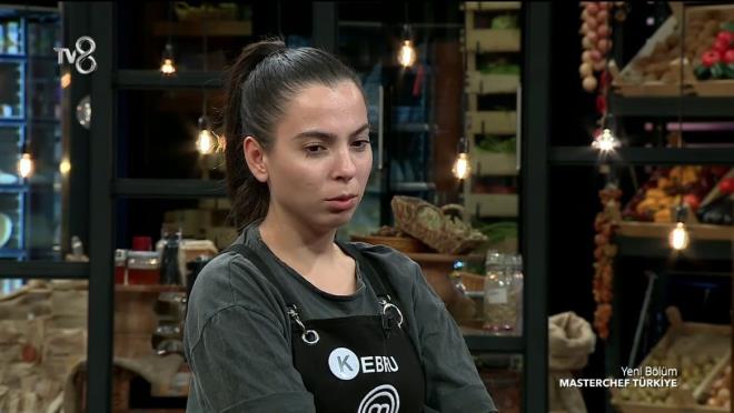 Ancak kaptan olan Ebru kendisi yerine Uur'un elemeye kalmasn istedi.