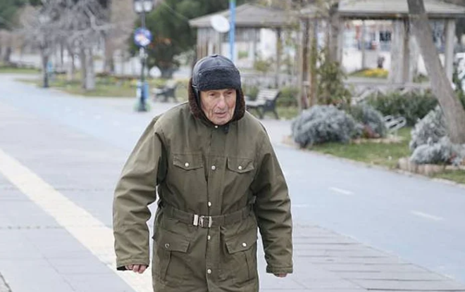 Genellikle gney ynlerden, Dou Akdeniz ile kuzeybat kesimlerde kuzey ynlerden hafif, ara sra orta kuvvette, Marmara'nn bats ve Kuzey Ege'de kuvvetli (40-70 km/saat) olarak esecei tahmin ediliyor.