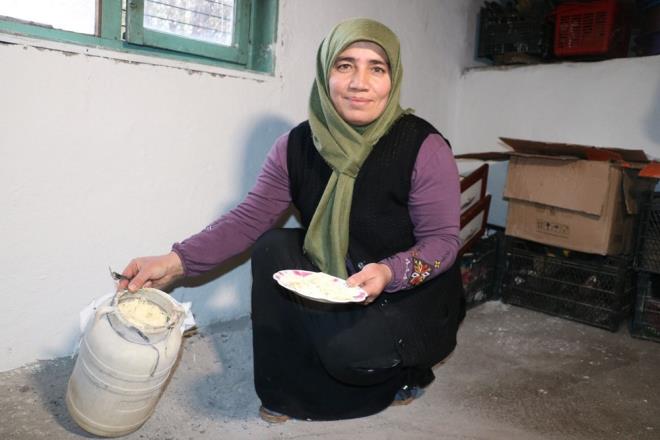 Tuba Kervankran ise, &#8220;Peynirlerimiz ok gzel oluyor. Stten, kaymaktan, peynir torbaya boaltp tuzluyoruz. Daha sonra talyoruz. Kuma, toraa gmyoruz. Tad daha gzel oluyor ve daha kps oluyor" dedi.