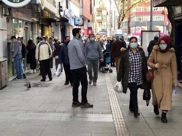 Samsun Valisi Zlkif Dal, kentte vaka saylarnn hzla artmaya devam ettiini belirterek &#8220;Grnen o ki, il merkezimizde ve baz ilelerimizde vaka yk, artk kaldrlamaz bir noktaya doru adm adm ilerliyor&#8221; dedi. Vali Dal, kentte vaka saylarnn hzla artmaya devam ettiini ve bu tablonun herkesi endielendirdiini kaydetti.