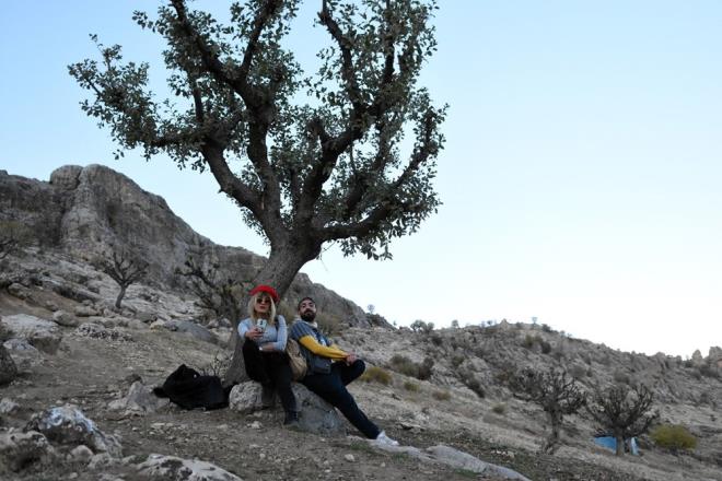 Yry ile ilgili aklamada bulunan Siverek Frat Gezginler Kulb Bakan Ferit Akal, "Diyarbakr&#8217;daki Doa Sporlar Kulb arkadalarmzla birlikte gzel bir sonbahar gnnde doa harikas bu da ziyaret edelim dedik. Yaklak 3 saatlik bir zirve trman sonrasnda unu grdk ki rgp Greme&#8217;de bulunan peri bacalarnn ayns burada da bulunmakta. Arkadalarmzla birlikte bu gzelliklere ahitlik ettik.