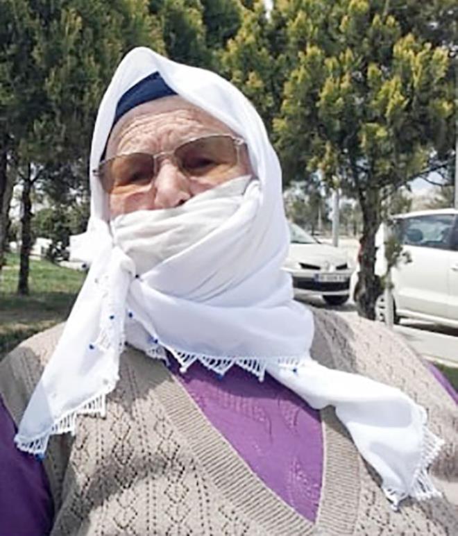 Fadime teyze Covid-19'u yendi ama kalbine yenildi<br>  Uak'n Banaz ilesi Gllam (Erce) Ky&#8217;nde yaayan 84 yandaki Fadime nal, koronavirse yakaland ve Uak Devlet Hastanesi'nde tedavi grd. Koronay yenen Fadime nal, kalp krizi sonucu hayatn kaybetti.