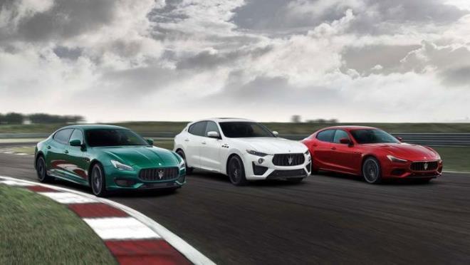 Kasmda 3 Maserati, 3 Ferrari sat    <br>Kasm aynda 157 Porsche, 3 Maserati, 3 Ferrari ve 1 adet Aston Martin ve 1 adet de Lamborghini marka otomobil sat da dikkati ekti. Geen ay Bentley, Infiniti ve Smart markalarndan otomobil sat gereklemedi.