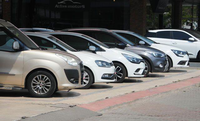 Sat adetlerinde ilk 10 marka  <br>  Kresel pandemiden kaynaklanan skntlar nedeniyle yavalayan otomotiv endstrisi zamanla toparlanmaya balad. Ancak ara retimindeki aksaklklar piyasada ara bulunurluunu sorununu da beraberinde getirdi.