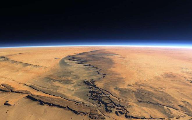 nsanolu Ay'a ayak bastndan beri yeni hedefi Mars. Kzl Gezegen olarak da anlan Mars'a henz ayak basamadk. Ama imdiden gezegeni koloniletirmek iin onlarca proje mevcut.