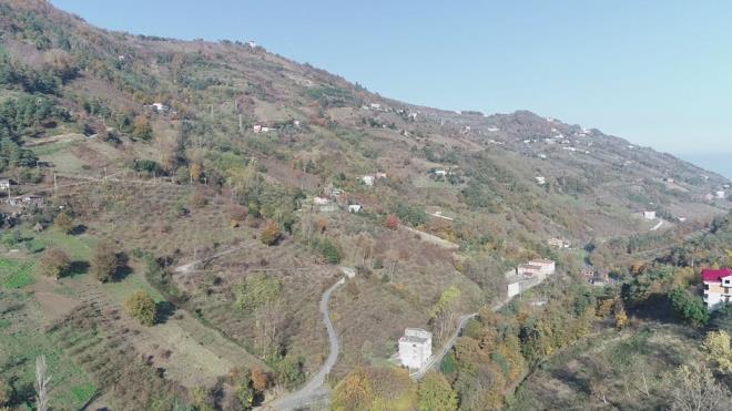 Sa�l�k Bakan� Fahrettin Koca'n�n corona vir�s vaka say�s�nda ciddi art�� olan iller aras�nda a��klad��� Trabzon’da tedbirler art�r�ld�. Kentte vaka say�lar�nda y�zde 50 art�� ya�an�rken, baz� yerle�im alanlar� karantinaya al�nmaya ba�land�.