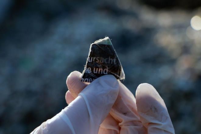 O tarihten itibaren T�rkiye’nin i�inde bulundu�u ba�ka �lkelerde ��p ithalat�n�n ba�lad���n� s�yleyen G�ndo�du, baz� firmalar�n maliyetten ka�mak ad�n ithal etti�i ��pleri sa�a sola d�kerek yakt���n� bu durumun son 2 y�ld�r h�zla art�� g�sterdi�ini kaydetti.