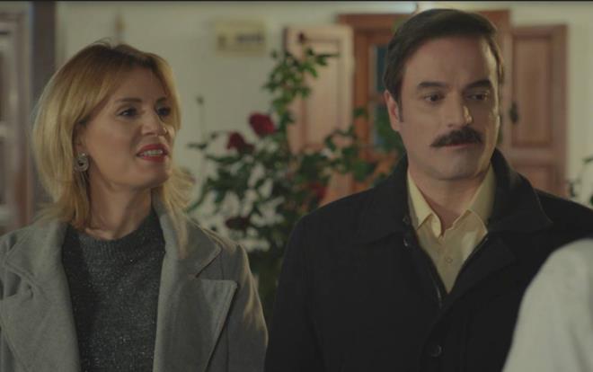 TRT 1 ekranlar�n�n uzun soluklu komedi dizisi olan Kalk Gidelim sezon ortas�nda final yap�yor. Per�embe ak�amlar�na al�nan dizi Kanal D'nin yeni komedi dizisi �yi Aile Babas�'na yerini kapt�rd� ve reytinglerde geriledi.