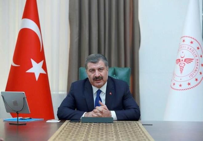 D��ER A�I �NSANLARDA YEN� UYGULANIYOR<br>  Di�er a��, yani mRNA a��s� genetik yoldan etki eden ve daha k�sa s�rede �retilebilen bir a��d�r. �nsanlarda yeni uygulanan bir teknolojiyle haz�rlanmaktad�r. �al��malarda k�sa d�nem sonu�lar� ba�ar�l� olmu�tur, orta ve uzun vadede sonu�lar� bilinmemektedir. Yurtd���ndan inaktif a��y� �zellikle tercih ettik. Bizim Nisan'dan sonra kendi a��m�z ��kacak. Yani, ithal a��ya ihtiyac�m�z da kalmayacak.