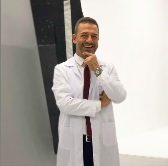 Aygen&#8217;in, renci Evi dizisinde Vedat isimli bir karakteri oynayaca da konuulanlar arasnda.  Peki dizinin nemli karakterlerinden biri olan Murat Aygen diziden ayrlacak m? Bu konu hakknda henz bir bilgi yok falat senaryo gerei oyuncunun diziden ayrlaca da konuulanlar arasnda.