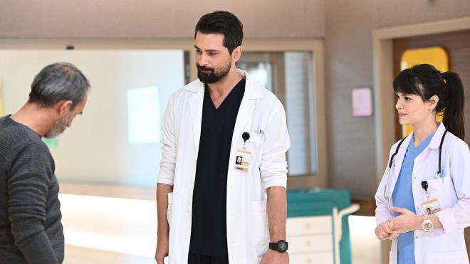 41. blm ile 10 Aralk'ta ekrana gelecek olan Savant sendromu olan Deha Ali'nin hikayesinin anlatld Mucize Doktor'da seyirciyi zen bir ayrlk haberi ortaya atld. Acun Ilcal&#8217;nn2021 ylnn banda yayn hayatna balamay dnd dizi platformu Exxen iin ekilecek olan yeni bir dizide Mucize Doktor'un kadrosunda olan bir isim geiyor.